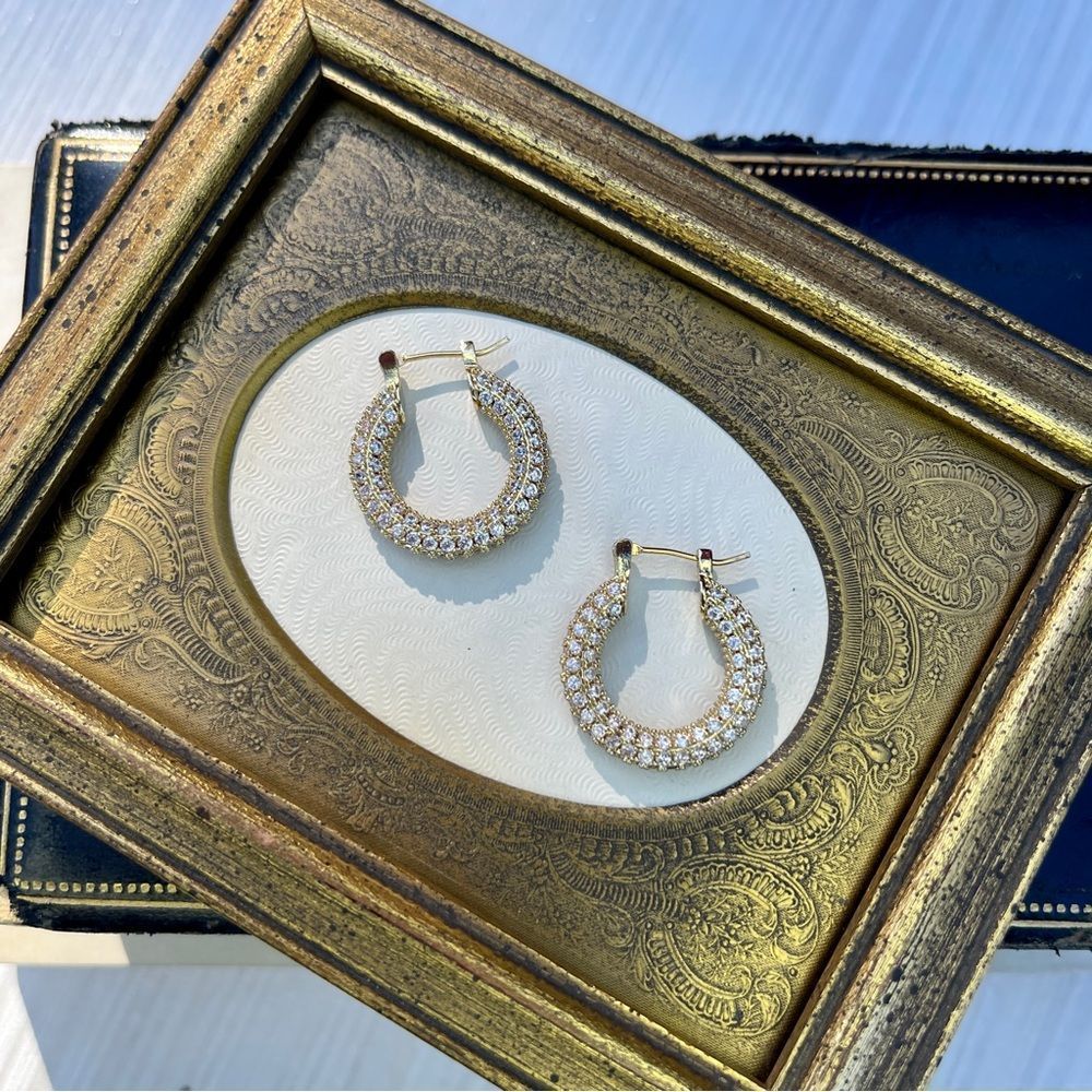 18K GOLD TONE MICRO PAVÉ CZ ENCRUSTED 1” HOOP LOOP EARRINGS ANTHROPOLOGIE NEW